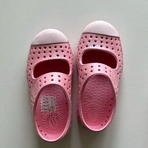 Native pink glitter toddler size C8 never worn